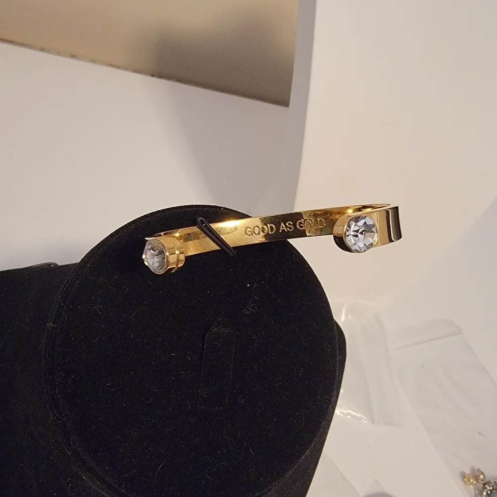 Good As Gold Cuff Bracelet Gold Tone Crystal Ends Spade Mark - Picture 5 of 10